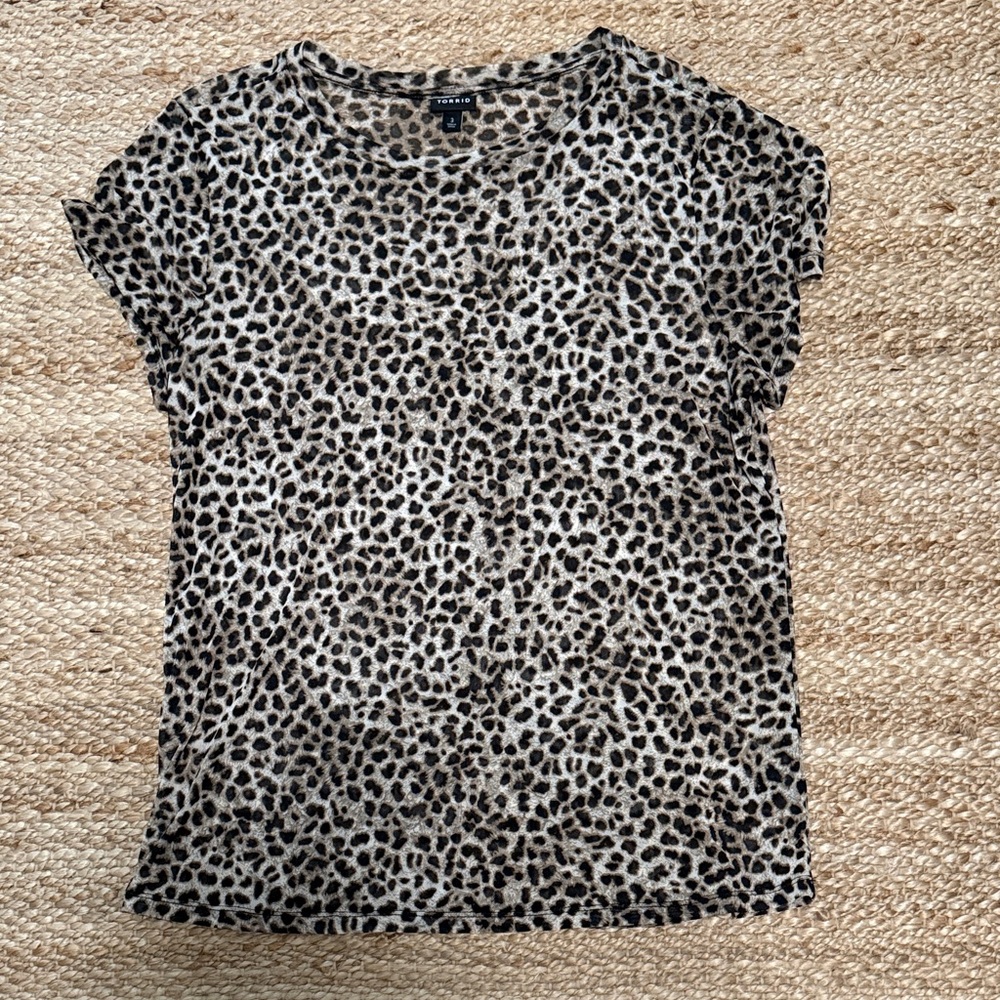 Torrid Black and Cream Leopard Print Short Sleeve Top